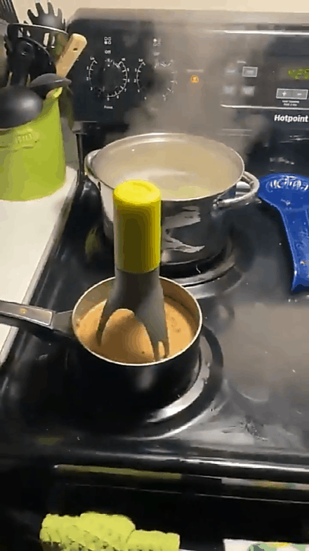 أداة التقليب الذاتية للطبخ في رمضان